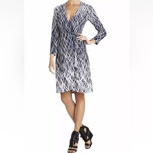 BCBG Max Azria women’s wrap dress size large